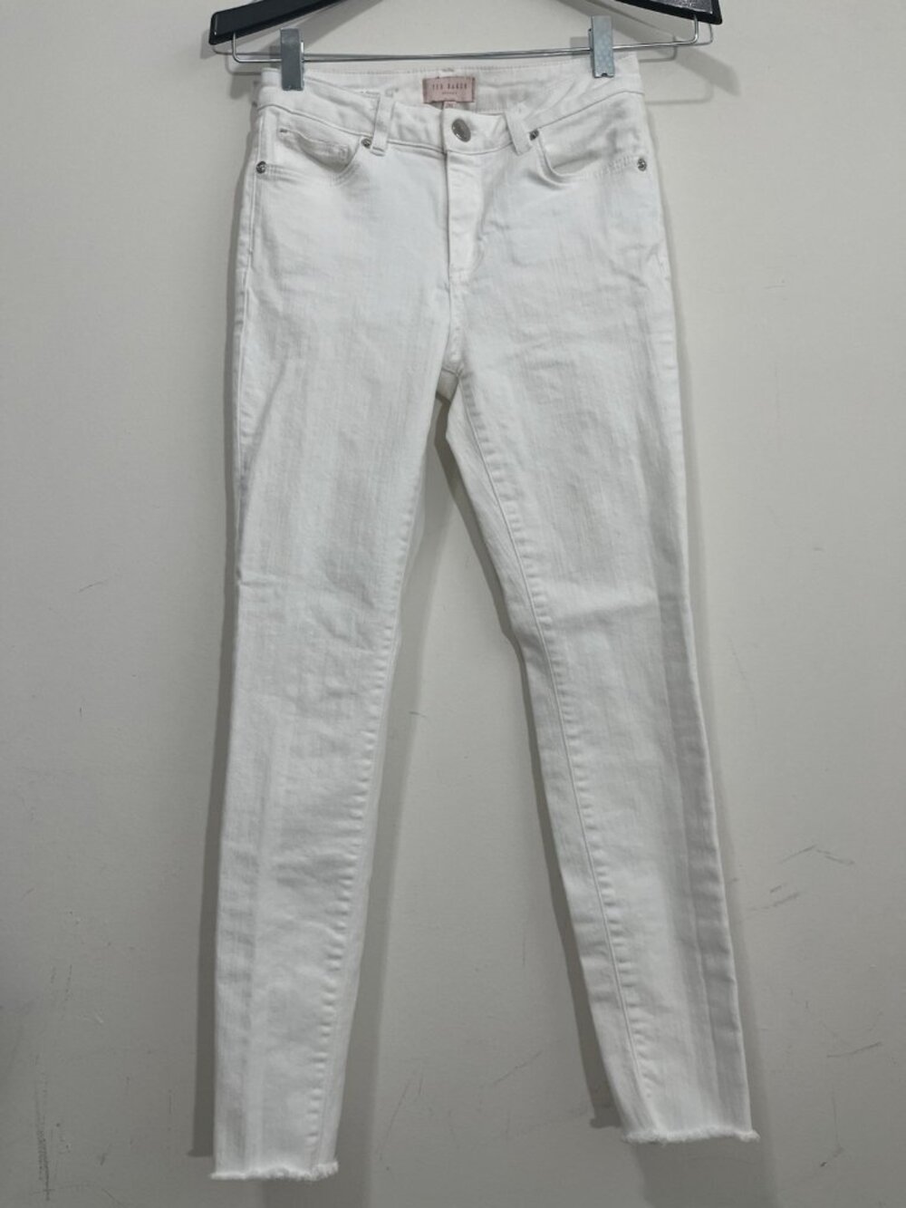 Ted Baker London Women's Skinny White Jeans Denim Size 26 Frayed Hem Mid Rise